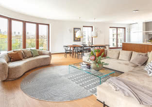 Zamieszkali w Porcie Praskim. Nowoczesne mieszkanie, którego atutem są widoki