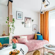 Mikroapartament w żywych kolorach