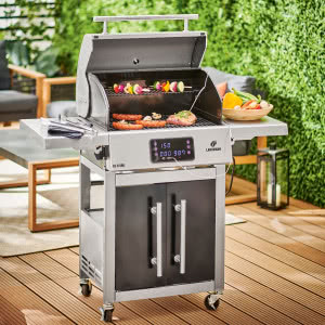 Letnie przyjęcia z grillem. Jaki sprzęt wybrać?