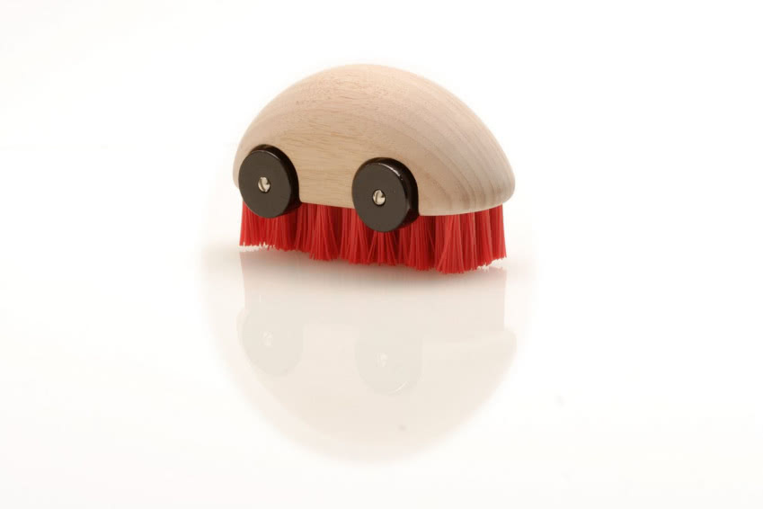 W słusznej sprawie
Szczotka-samochodzik...