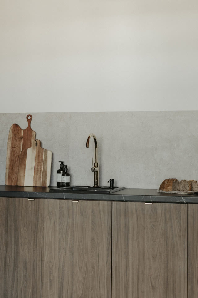 Aneks kuchenny bez szafek górnych