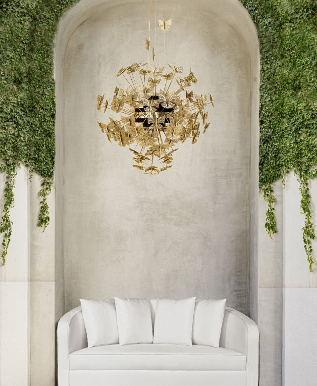 Złoty żyrandol w stylu glamour