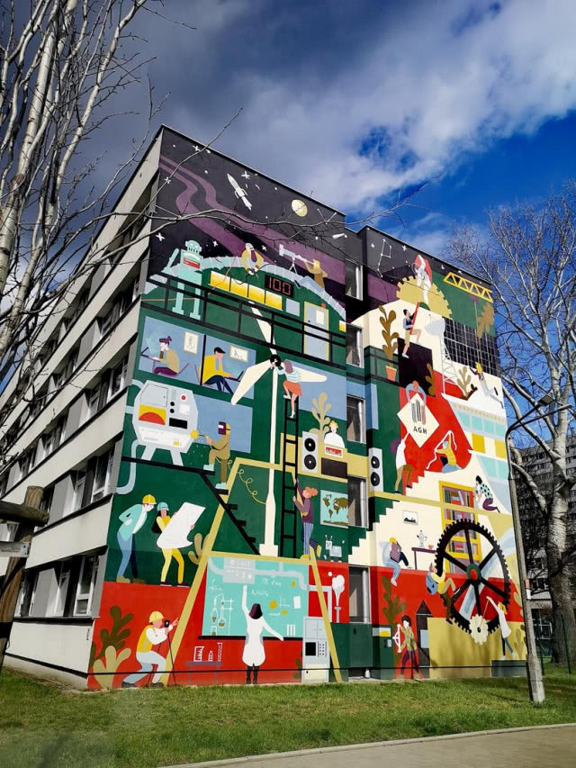 wielobarwny mural z wieloma scenkami w Krakowie