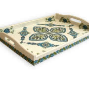 Puf zrobiony z tektury. Może też być podnóżkiem...