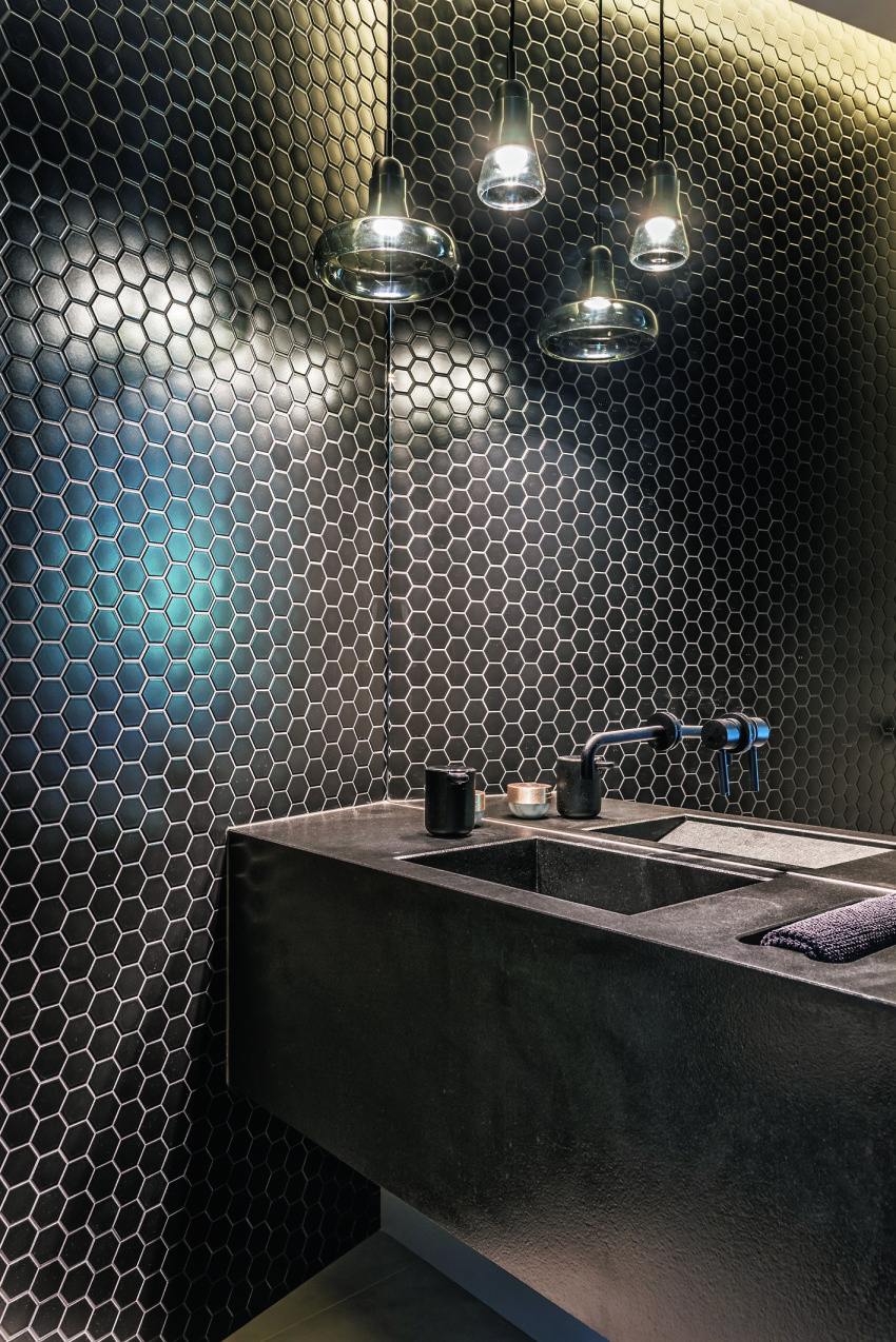 Malutka łazienka schowana za kuchnią bardzo...