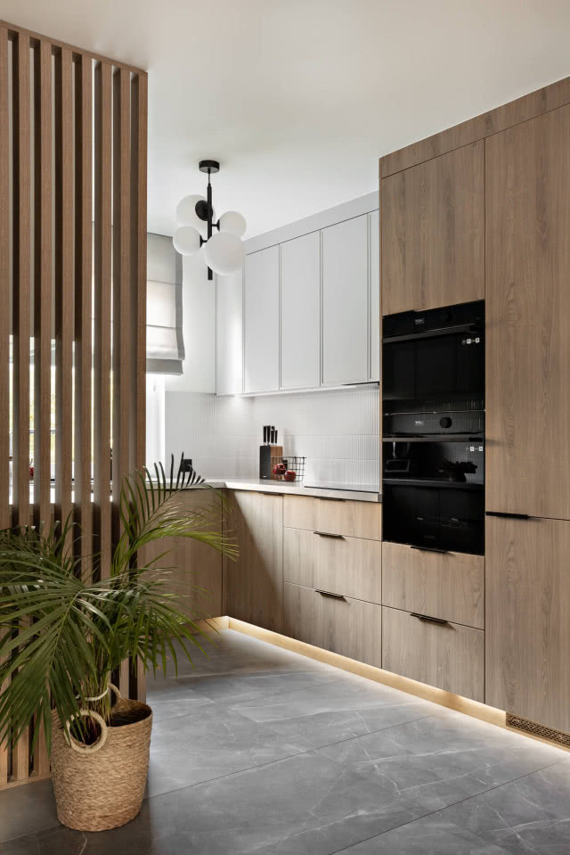 drewniana zabudowa kuchenna i lamele