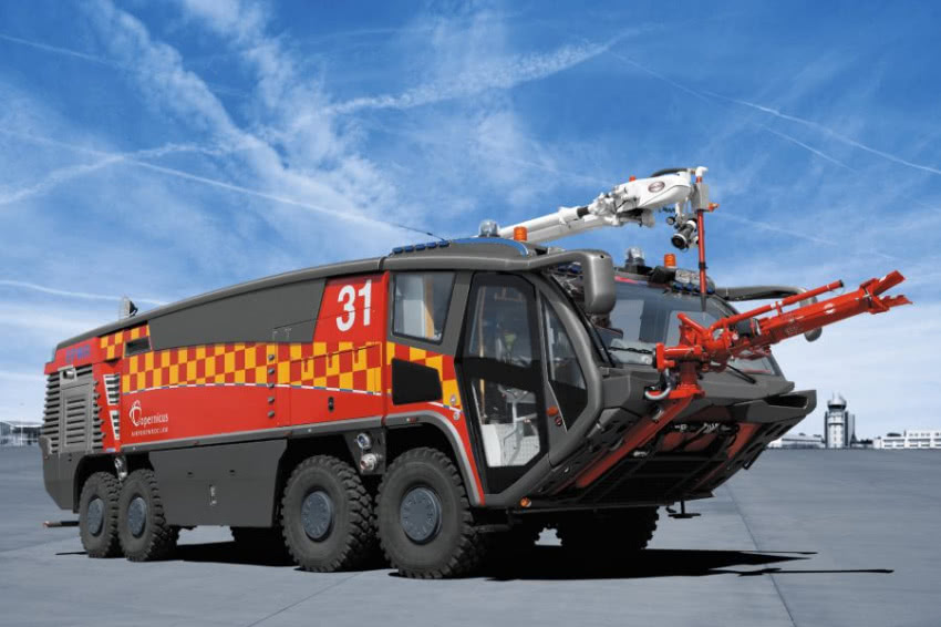 lotniskowy pojazd ratowniczo-gaśniczy FELIX 8X8,...