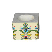 Puf zrobiony z tektury. Może też być podnóżkiem...