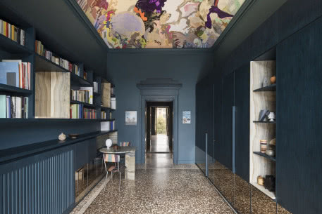 Apartament kolekcjonera sztuki współczesnej. Historyczne wnętrze z nowoczesnymi akcentami