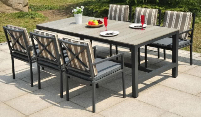 Stół i krzesła ogrodowe - styl nowoczesny