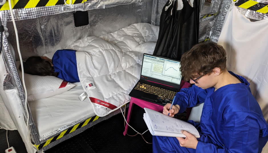 Kosmiczna kołdra testowana przez przyszłych astronautów