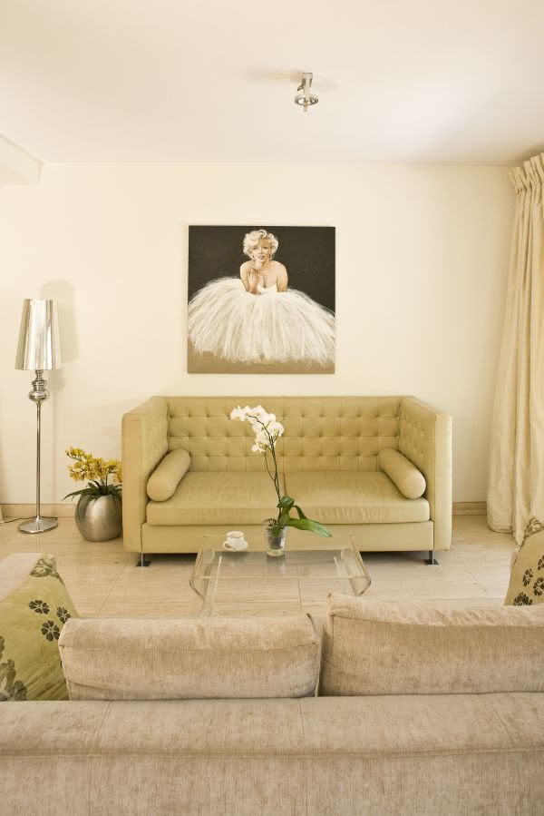 Salon. Wnętrze projektowane przez kobietę nie...