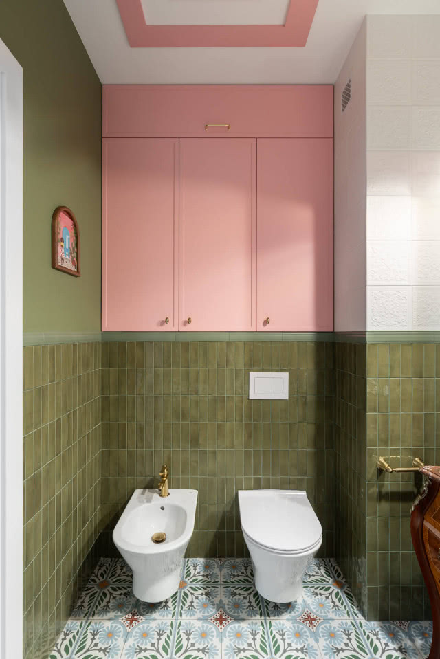 zielone płytki w łazience styl vintage