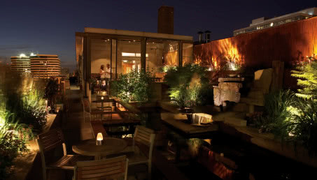 Jak oświetleniem połączyć mieszkanie z przestrzenią zewnętrzną?