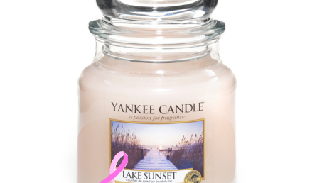 Estee Lauder i Yankee Candle w kampanii Różowej Wstążeczki