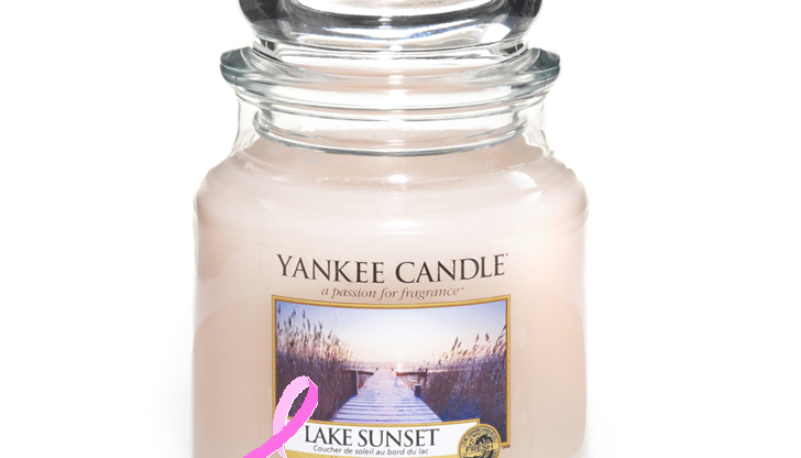 Estee Lauder i Yankee Candle w kampanii Różowej Wstążeczki