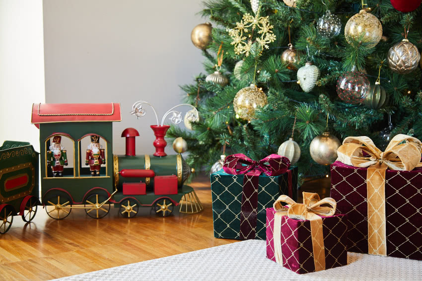 Stylowo zapakowane prezenty
pod choinką są...