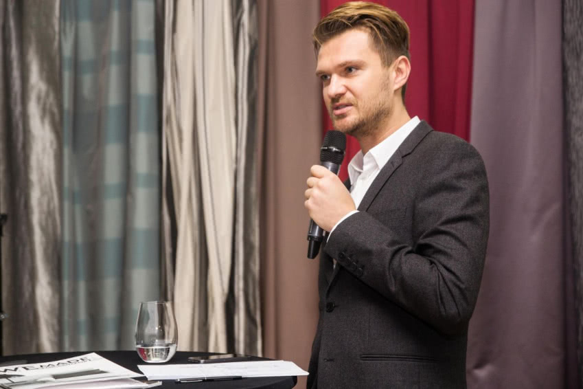 Maciej Zień - projektant mody i wnętrz -...