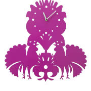 Puf zrobiony z tektury. Może też być podnóżkiem...