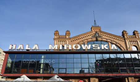 Oto najbardziej kultowy bazar na mapie stolicy! Poznaj historię Hali Mirowskiej