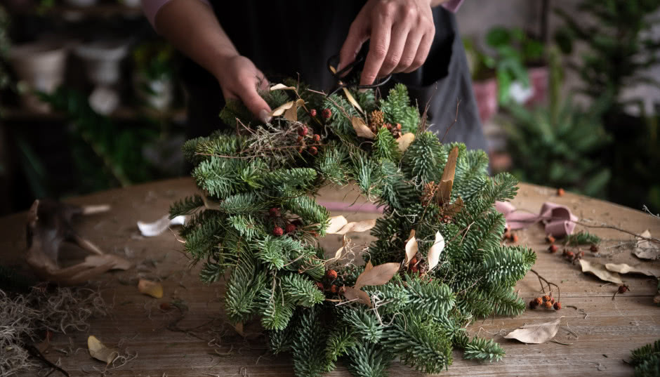 Minimalistyczne dekoracje świąteczne DIY: 10 pomysłów na tanie i łatwe ozdoby. Zrób to sam, to proste! 
