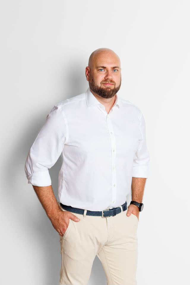 Jakub Bartos, Decoroom