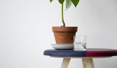 Stolik, który mieni się wszystkimi barwami... kapusty