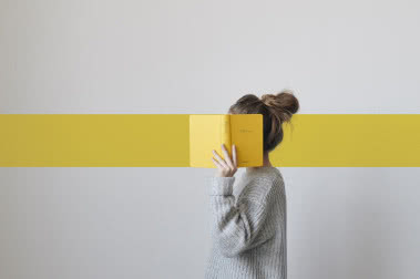 Jak łączyć szary z żółtym? Ranking najpiękniejszych wnętrz w kolorze roku 2021! 