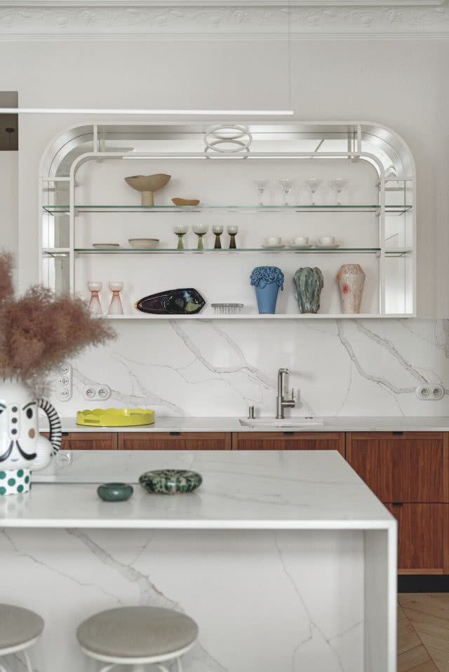 witryna w kuchni szklana