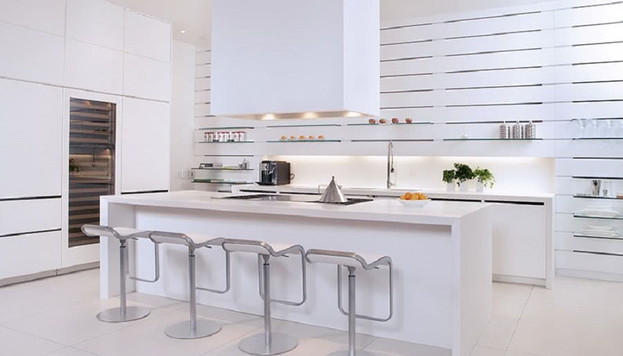 Zabudowa kuchenna. Co warto ukryć, a co w kuchni pokazać?