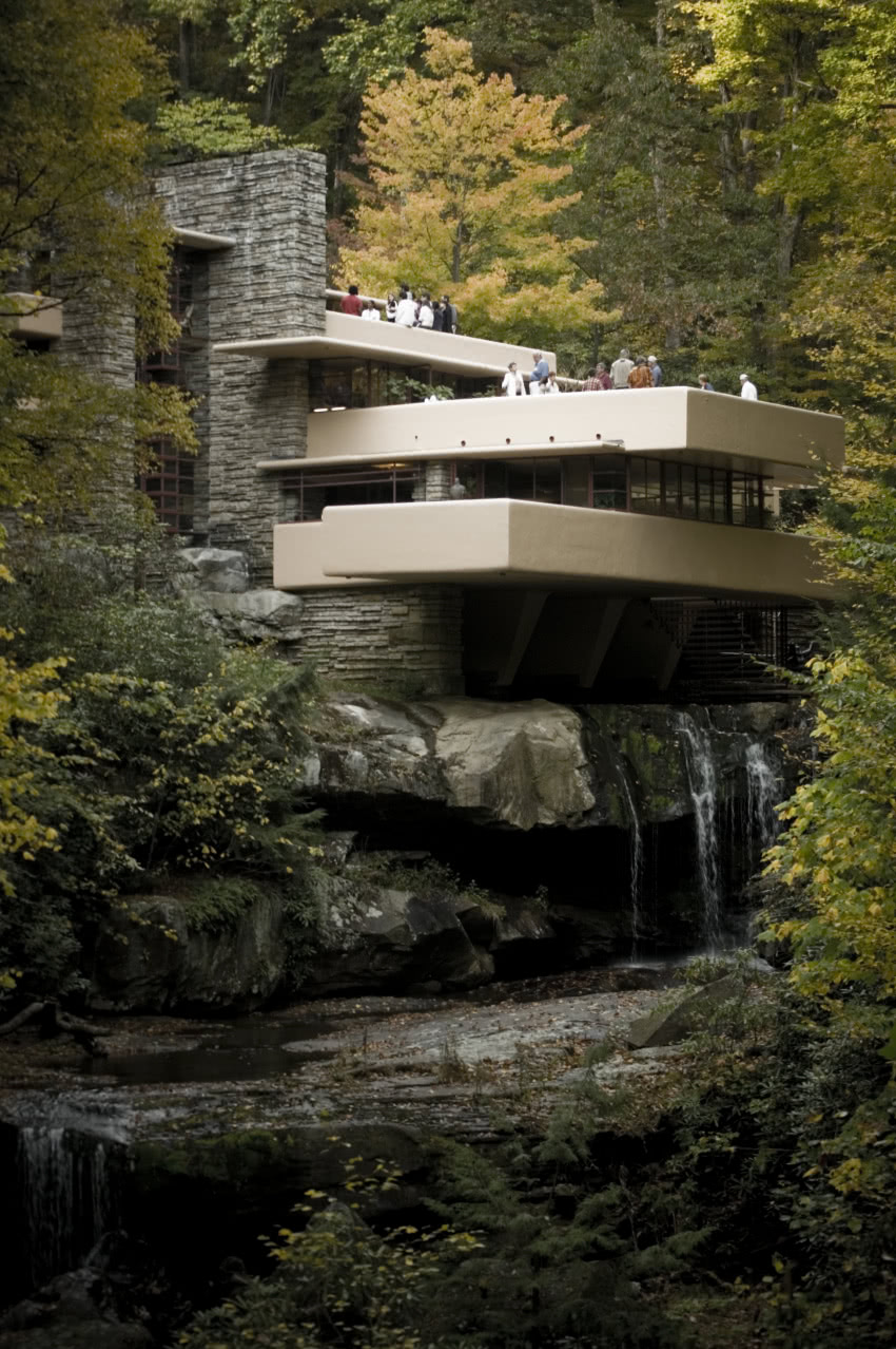 Dom Fallingwater, proj. Frank Lloyd Wright,...