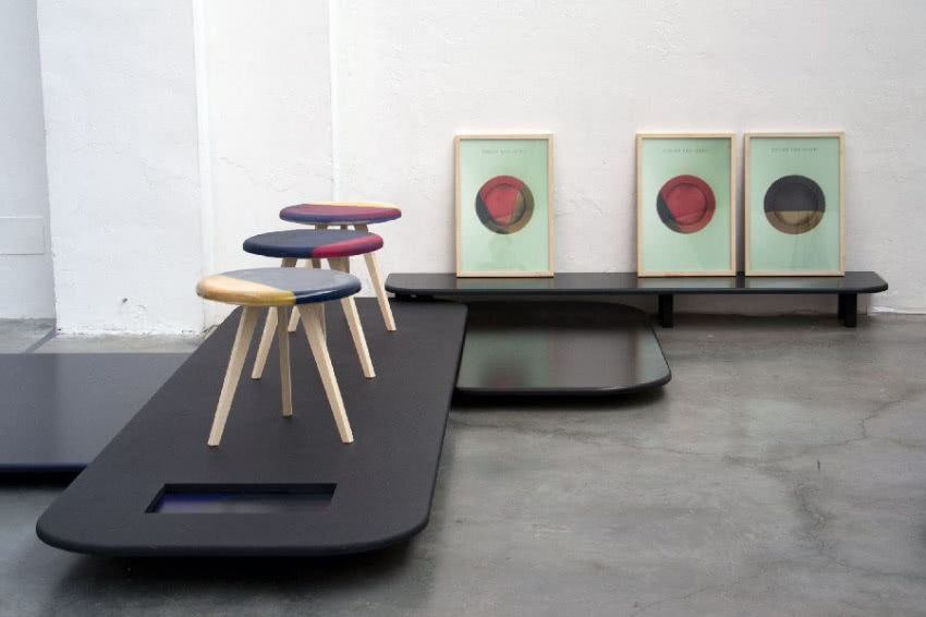 Stoliki kawowe Color Colision, projekt Kirstie...