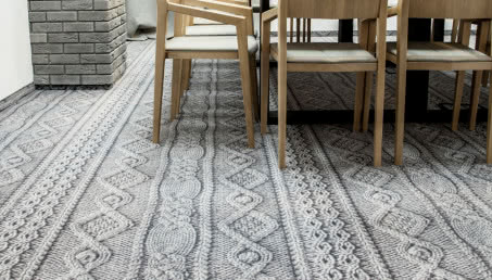 Hit! Podłoga robiona na drutach! Nowe biuro Answear.com