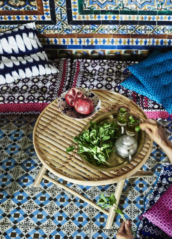 Składany stolik JASSA z bambusa (cena 349 zł)