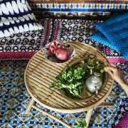 Składany stolik JASSA z bambusa (cena 349 zł)