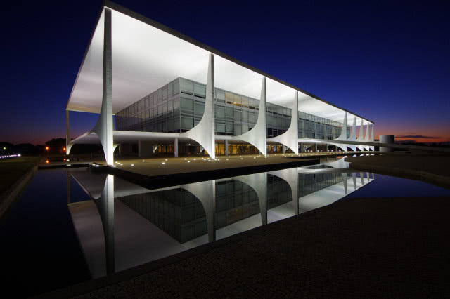Palácio do Planalto w Brasilii, proj. O. Niemeyer, fot. Gastão Guedes