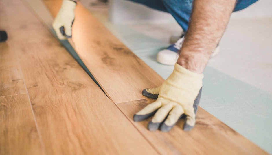 Podłoga klejona czy pływająca? Wady i zalety obu rozwiązań