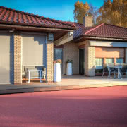 Rolety screenowe pasują do budynków w różnych...