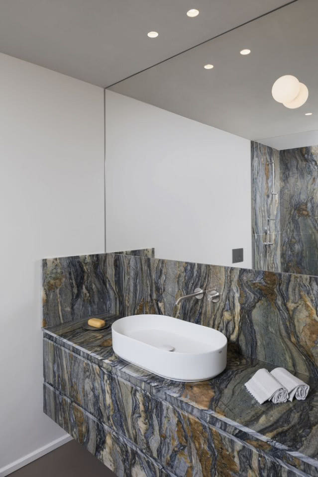 łazienka w kamieniu