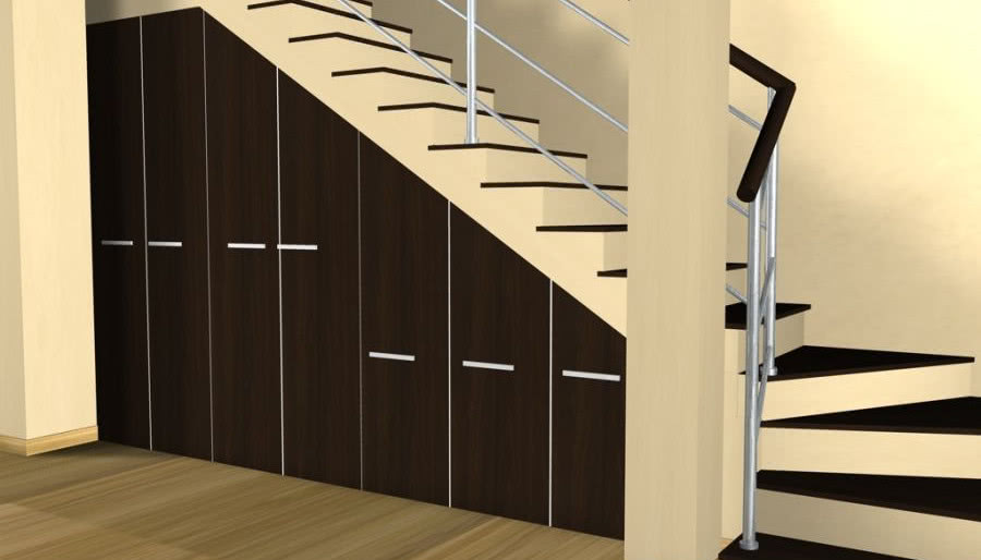 Dekoracja ściany przy schodach