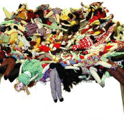 Doniczki z plastikowych figurek dinozaurów,...