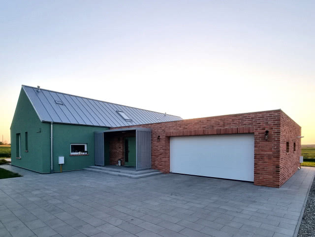 Stara cegła kolor naturalny.