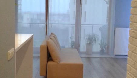 Dodatki do szaro - białego salonu