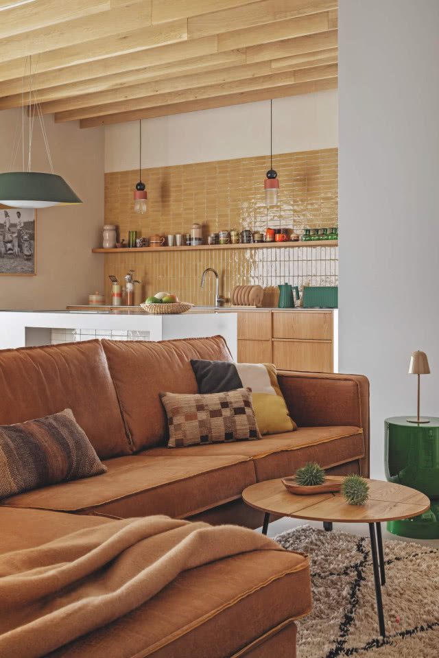 żółty kolor we wnętrzu