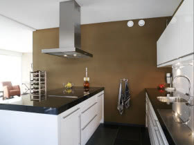 Ściany kuchni pomalowane emulsją lateksową Akrylit W