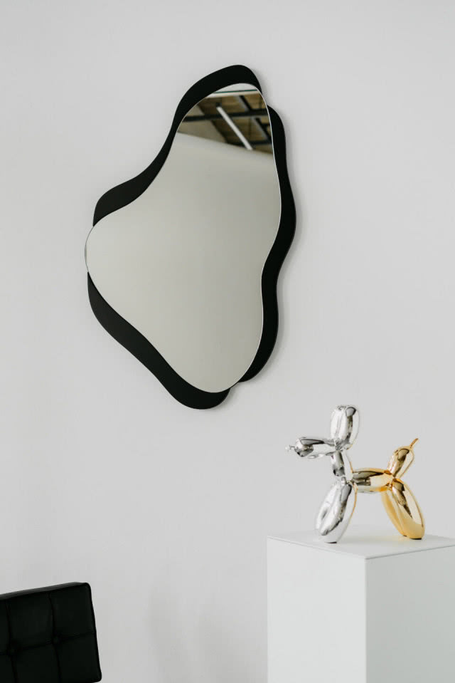 Lustro na ścianę w zgodzie z trendami - co będzie królować we wnętrzach w 2026 roku?