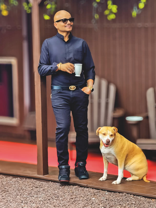 Omara Sangare z psem