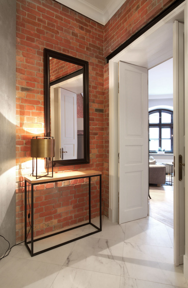 Oryginalna czerwona cegła po odrestaurowaniu