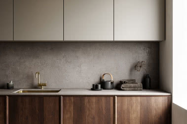 Ściana nad blatem w kuchni - jak ją zaaranżować?