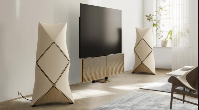 W nowoczesnych, klasycznych lub art deco aranżacjach sprzęty B&O przypominają rzeźbiarskie obiekty.